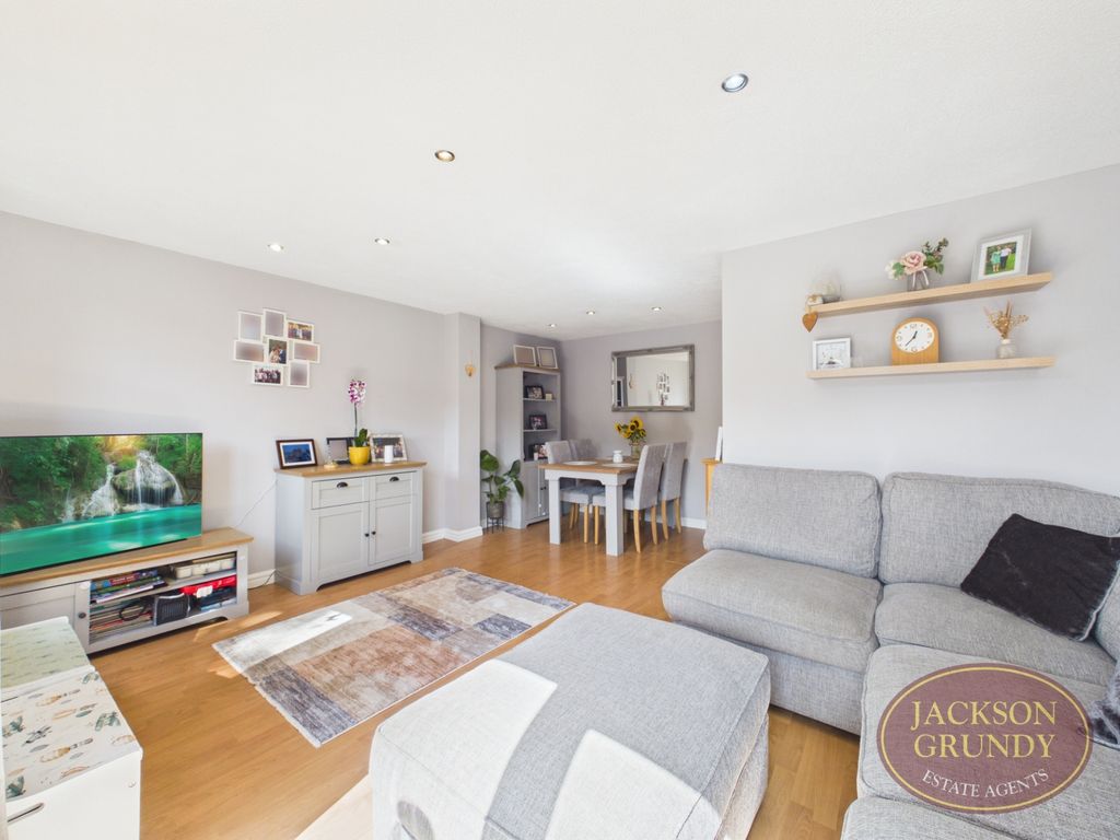 Property photo 3 of 13 Oak Grove