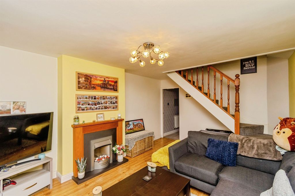 Property photo 2 of 15