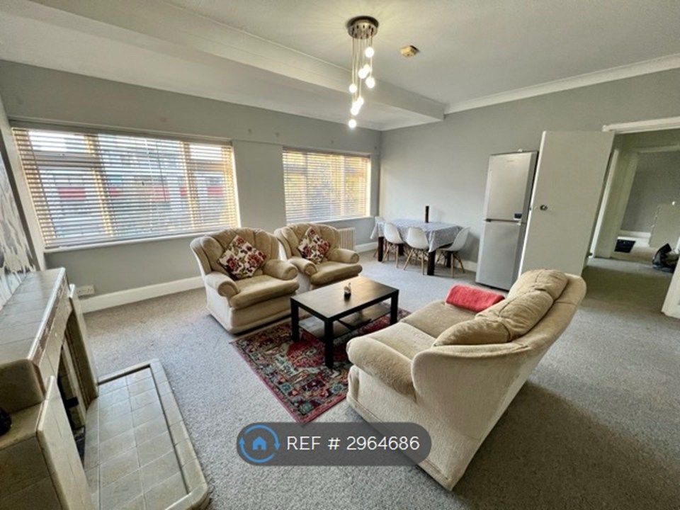 Property photo 1 of 8 Lounge