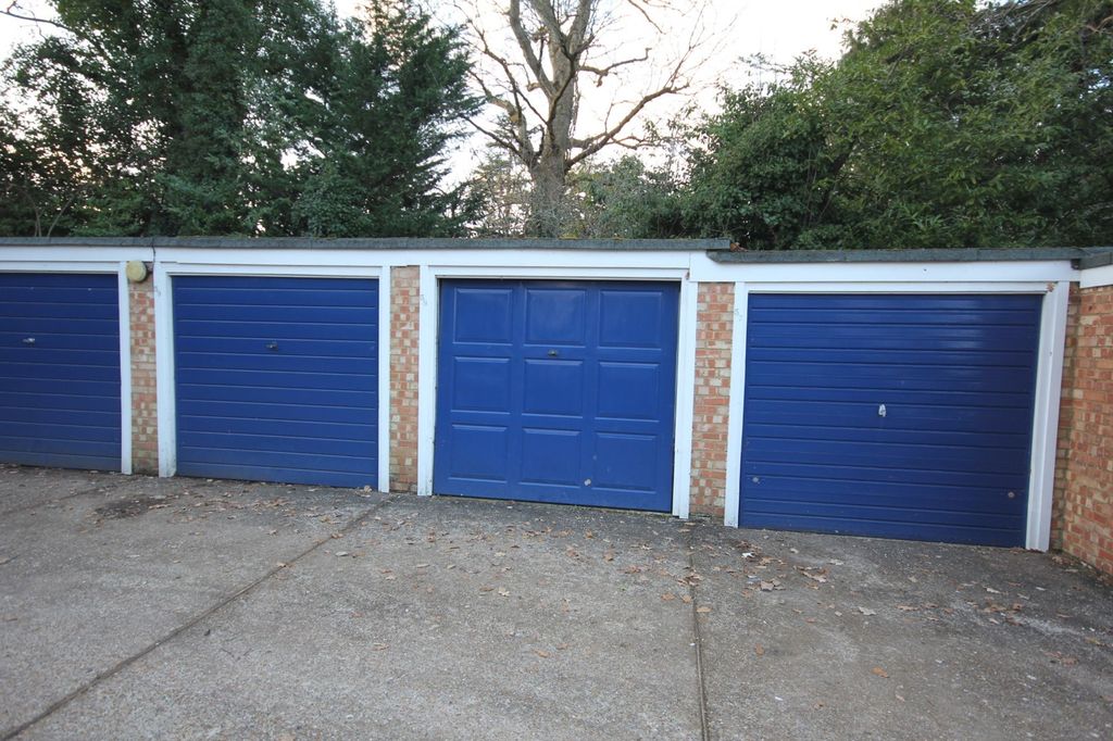 Property photo 1 of 4