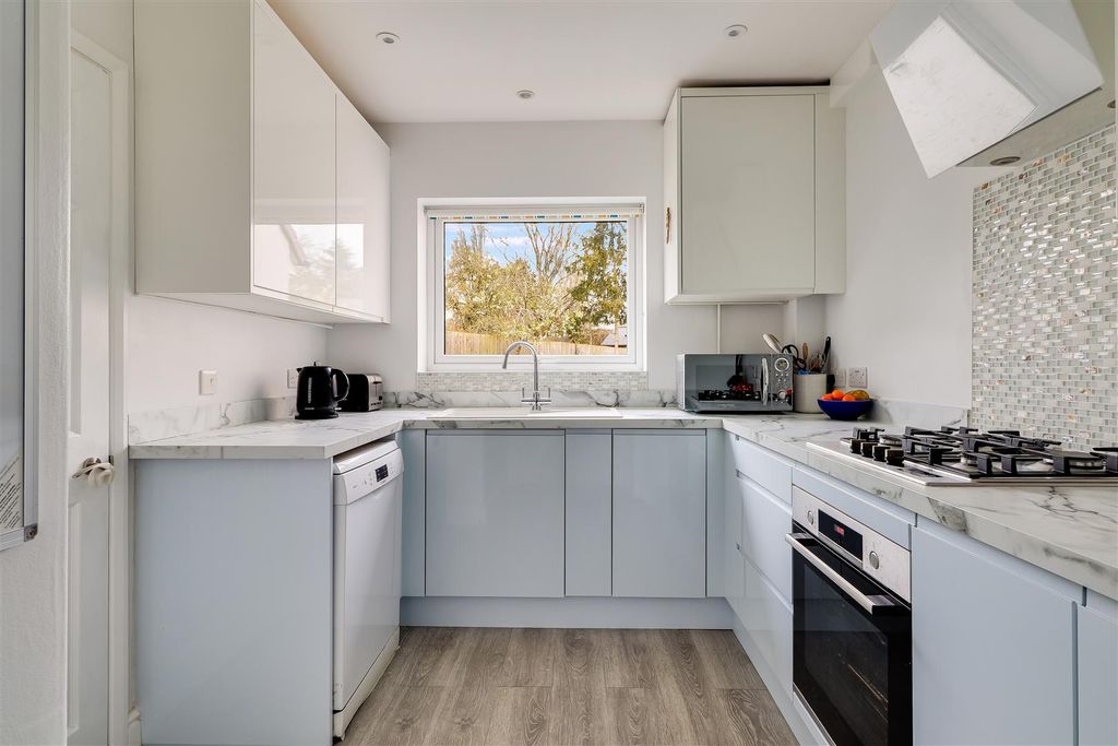 Property photo 2 of 14 Img_8156.Jpg