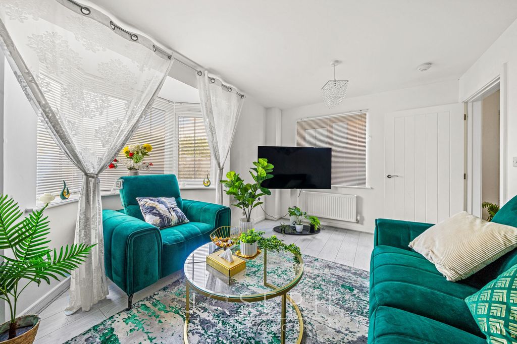 Property photo 3 of 14