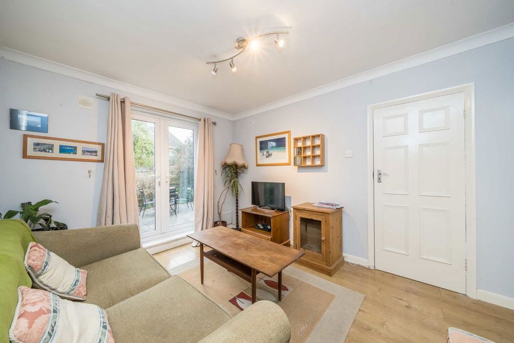 Property photo 2 of 6