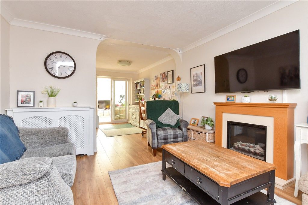 Property photo 3 of 11 Lounge/ Diner