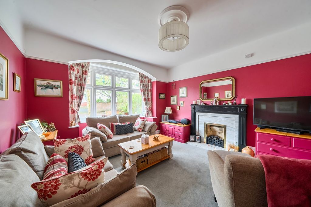 Property photo 2 of 18