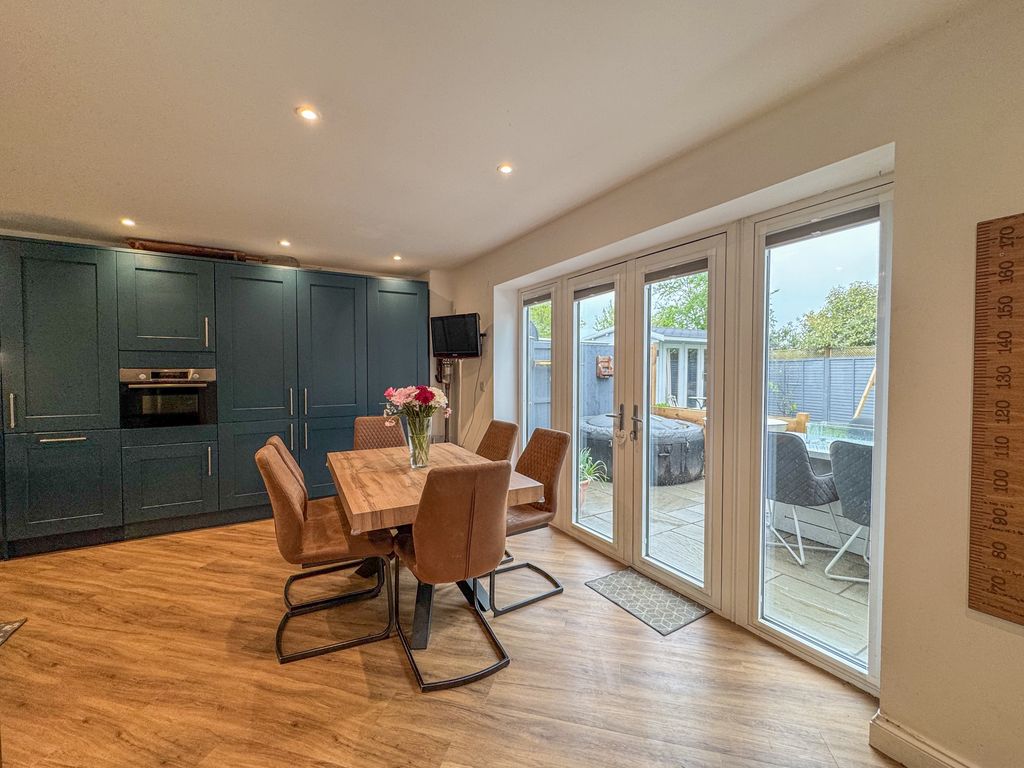 Property photo 3 of 44 Img_2113