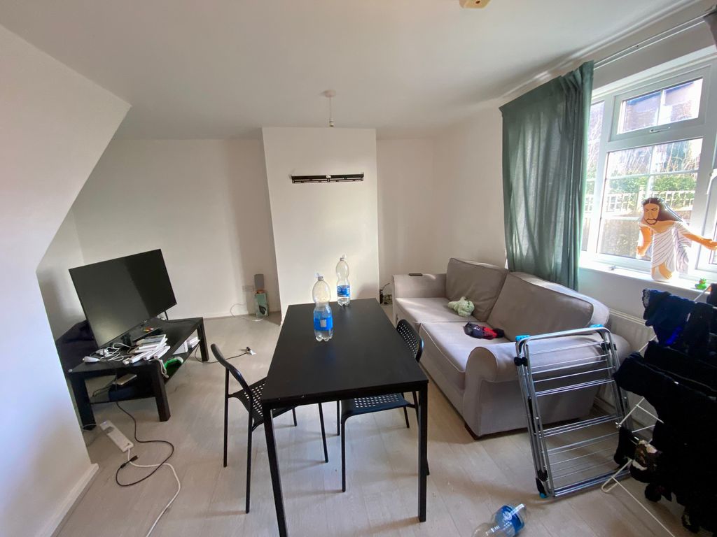 Property photo 3 of 8