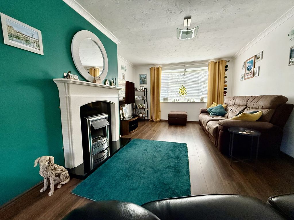 Property photo 3 of 12 Img_2842