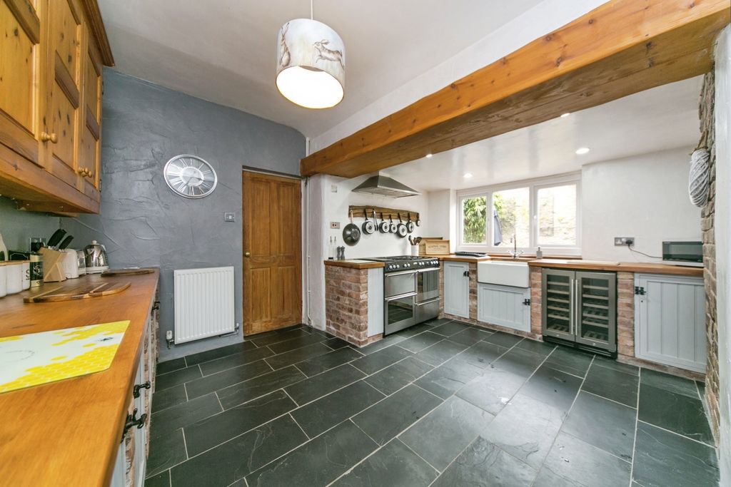 Property photo 3 of 18 Pbox-Img.Jpg