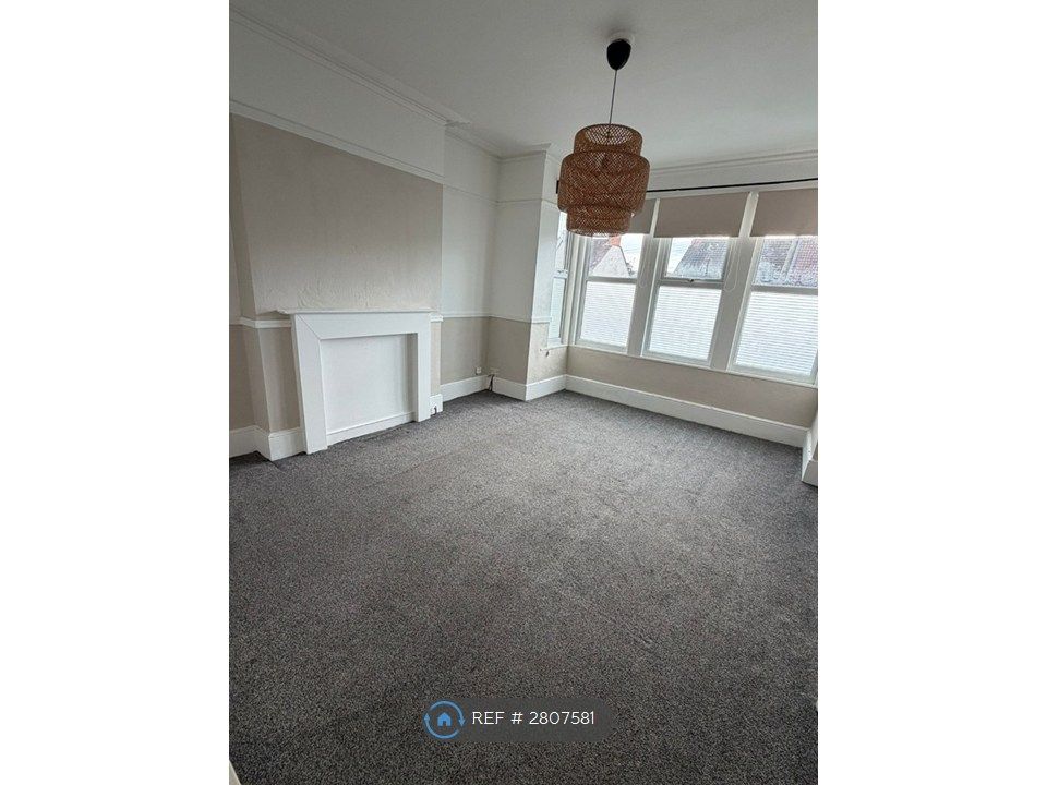 Property photo 2 of 10 Lounge