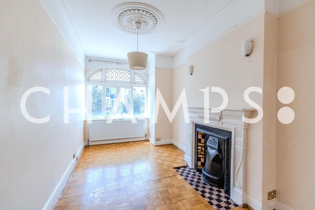 Property photo 2 of 8 054A0112