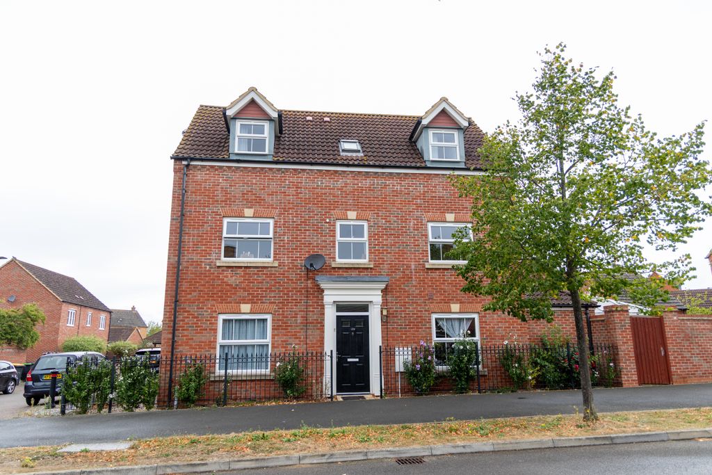 Property photo 1 of 24