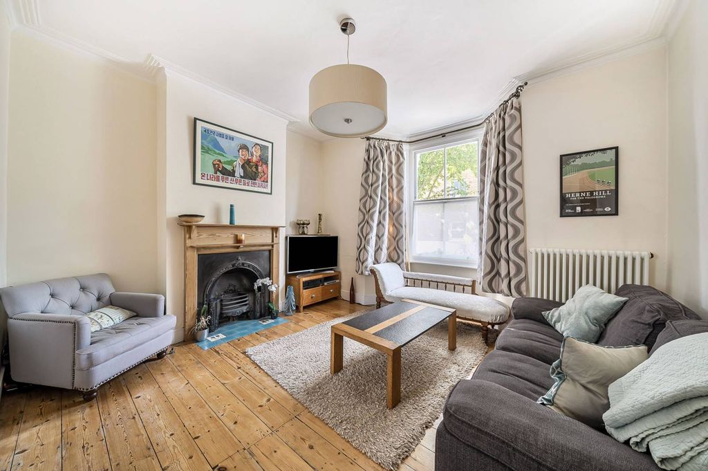 Property photo 2 of 11