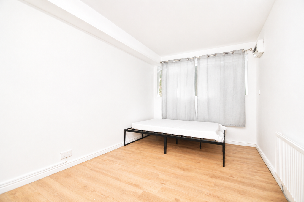 Property photo 1 of 6 E740c140-86F4-4c7c-B777-27ee779078A4