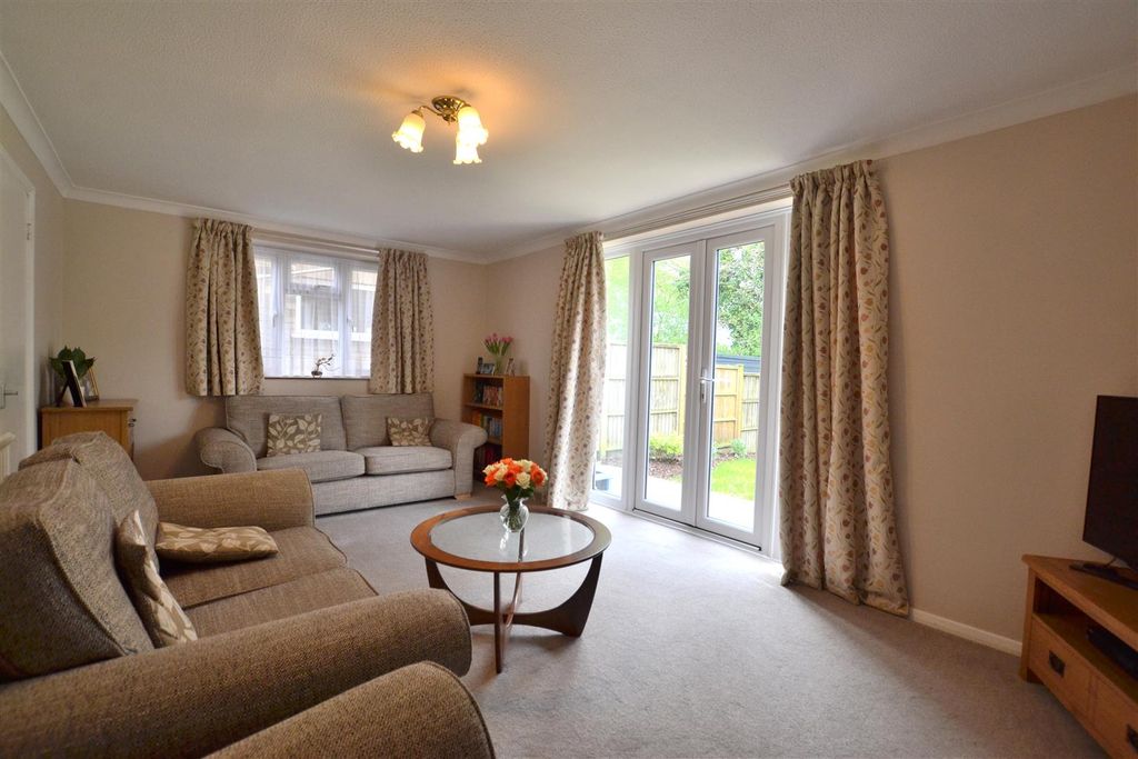 Property photo 3 of 19 Living Room 1.Jpg