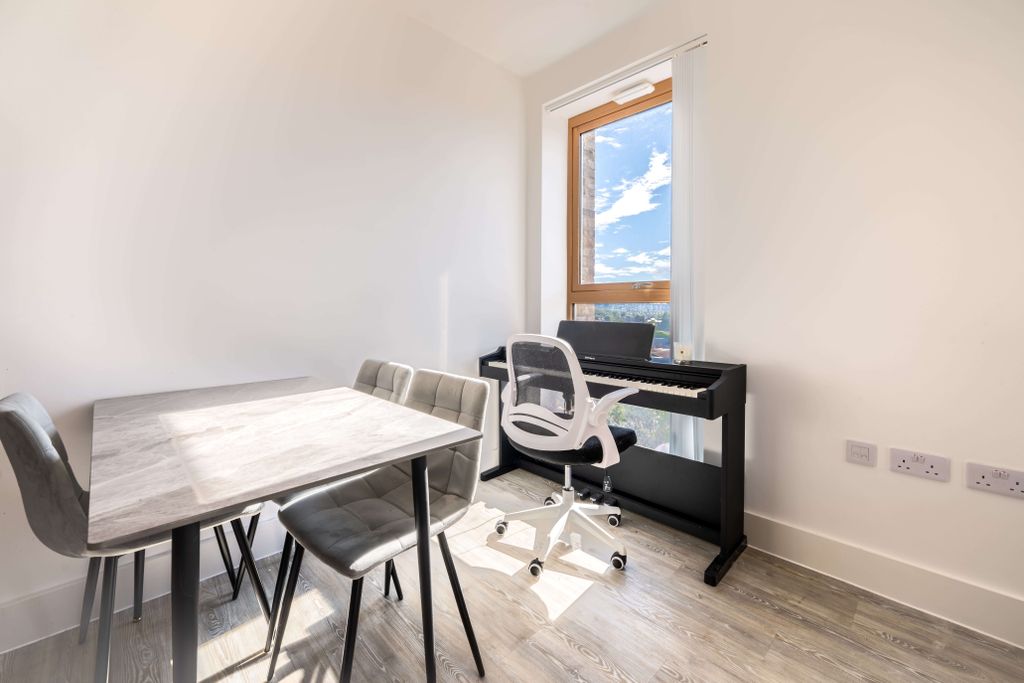 Property photo 2 of 19 Living Room 4-Min.Jpg