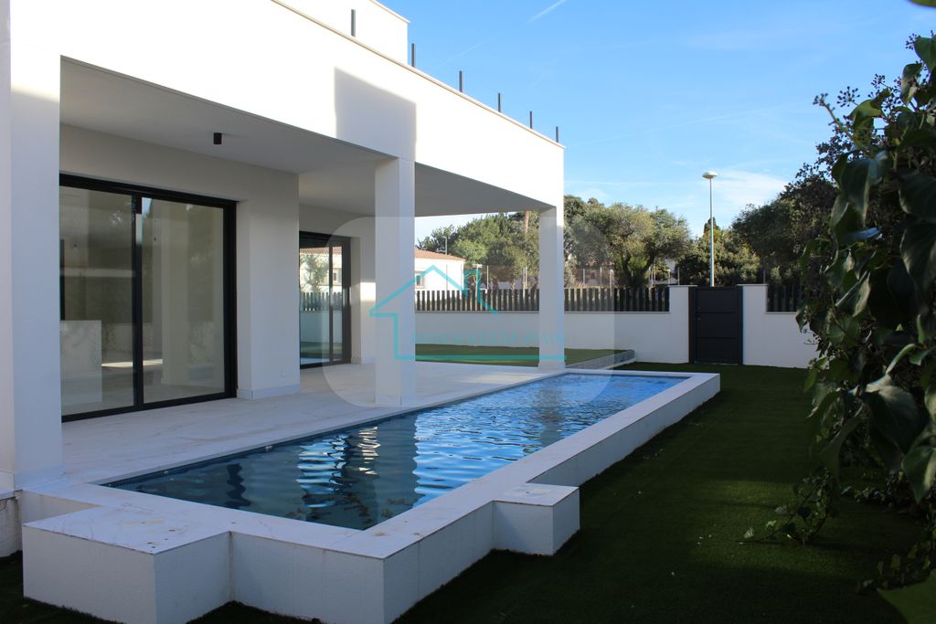 Property photo 1 of 38