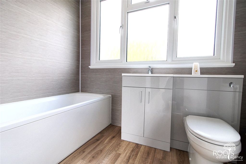 Property photo 3 of 19 Picture No. 32