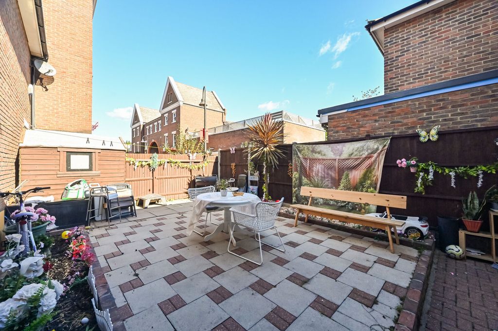 Property photo 3 of 13