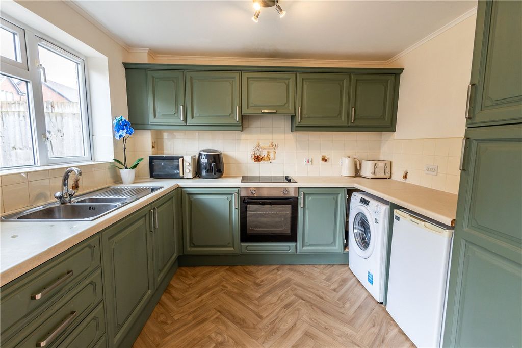 Property photo 2 of 36 Picture No. 30