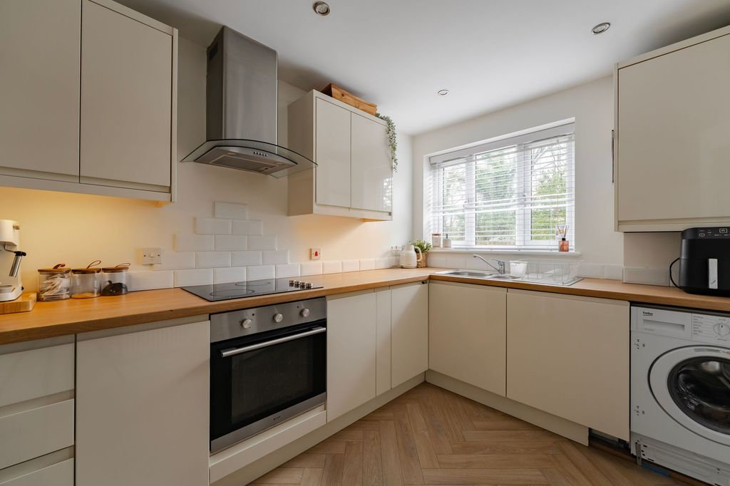 Property photo 3 of 25