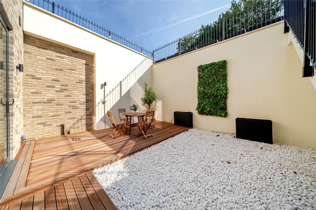 Property photo 1 of 15 Picture No. 02