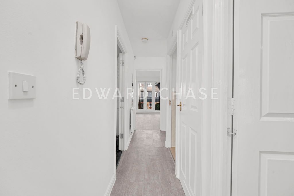 Property photo 2 of 16 Photo 4