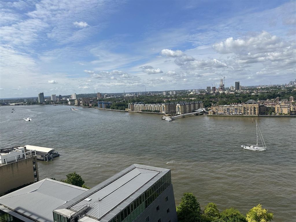 Property photo 2 of 17 Thames View For Westferry Cirrus