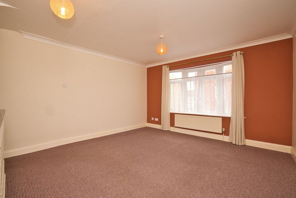 Property photo 2 of 12 Picture No. 61