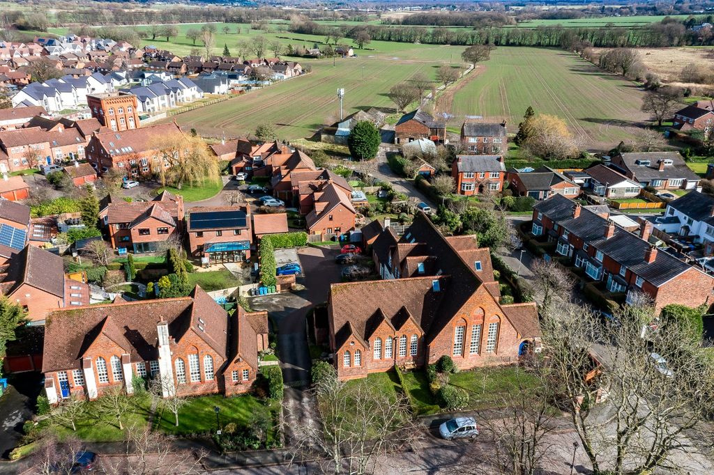 Property photo 2 of 24 3819603