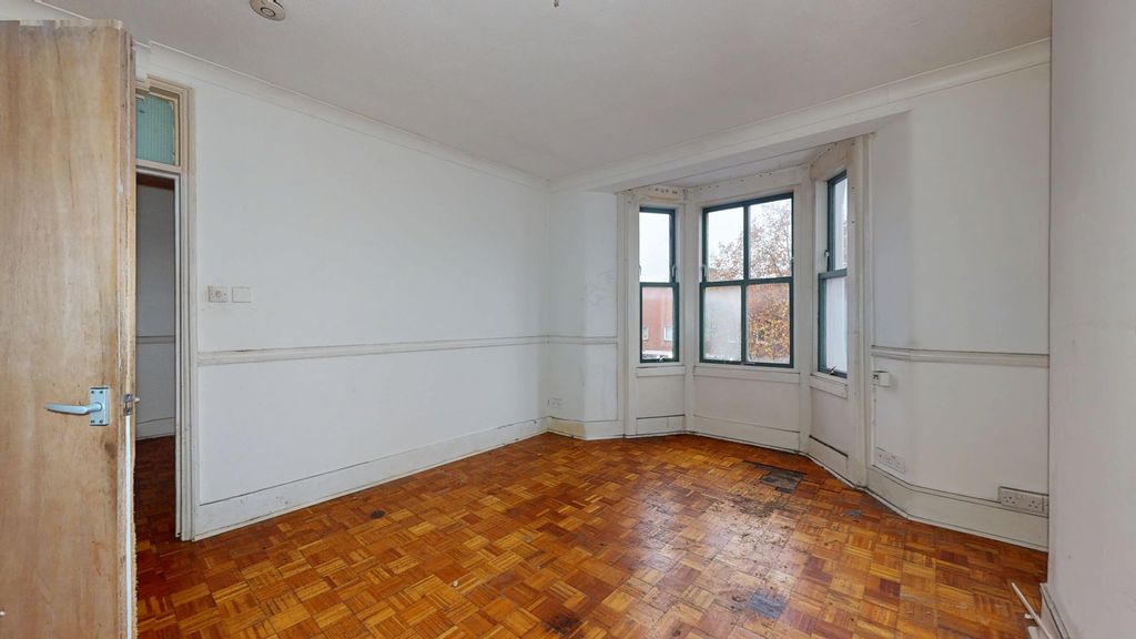 Property photo 3 of 10 90 Kingsley Flats, Old Kent Road, Bermondsey, London, Se1 5Ur