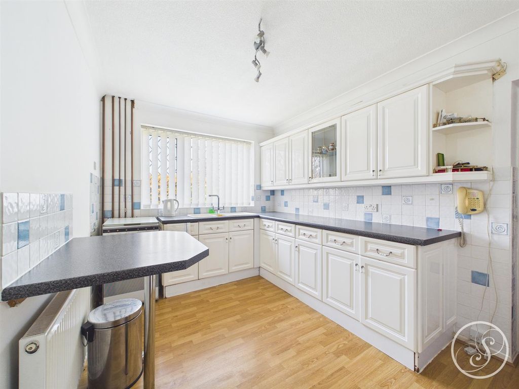 Property photo 2 of 22 Kitchen