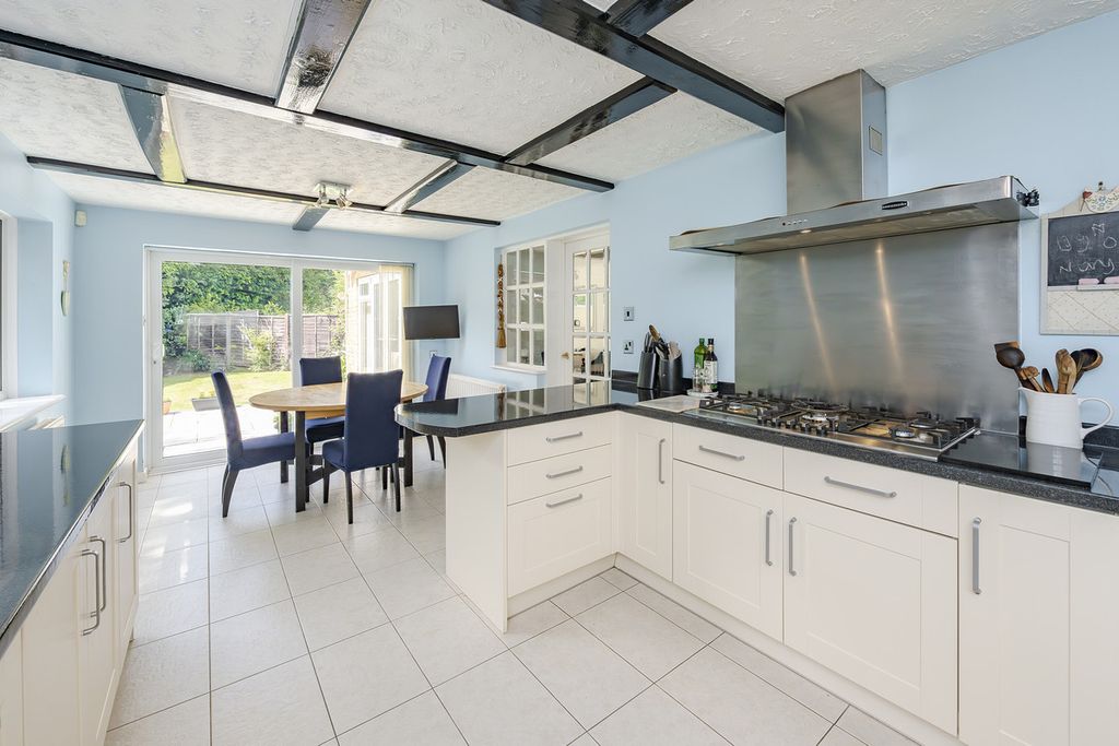 Property photo 2 of 17