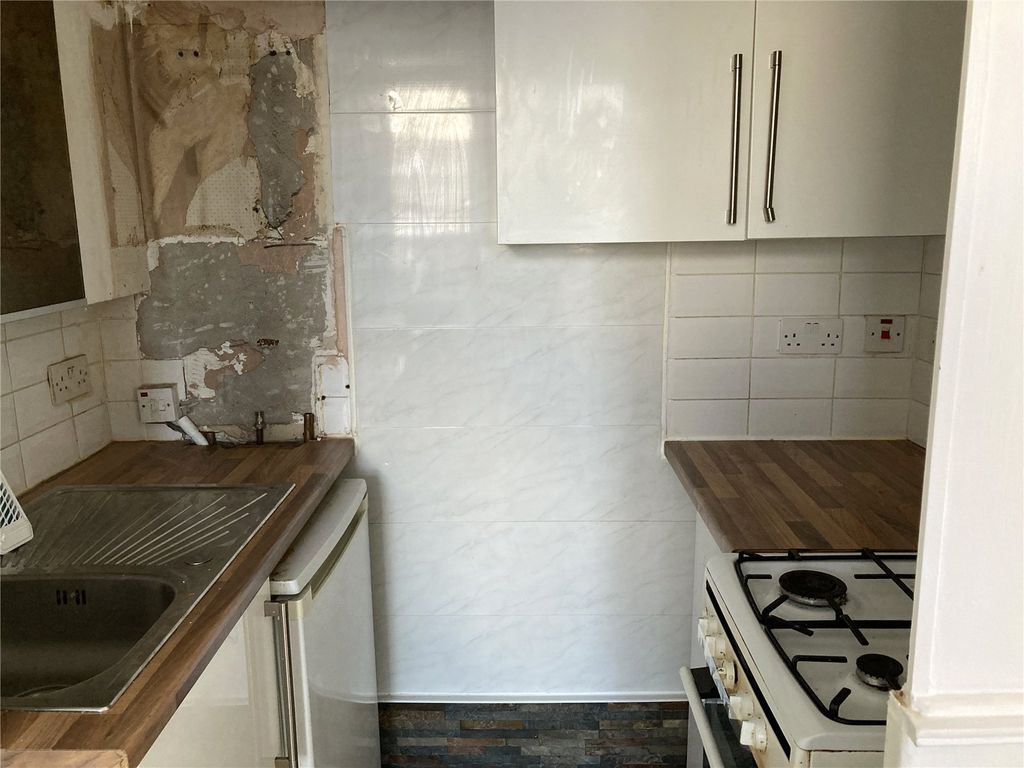 Property photo 3 of 4 Kitchen