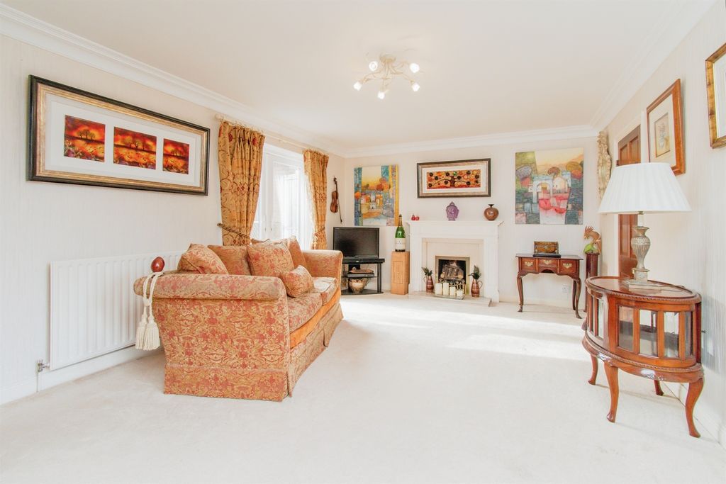 Property photo 2 of 14