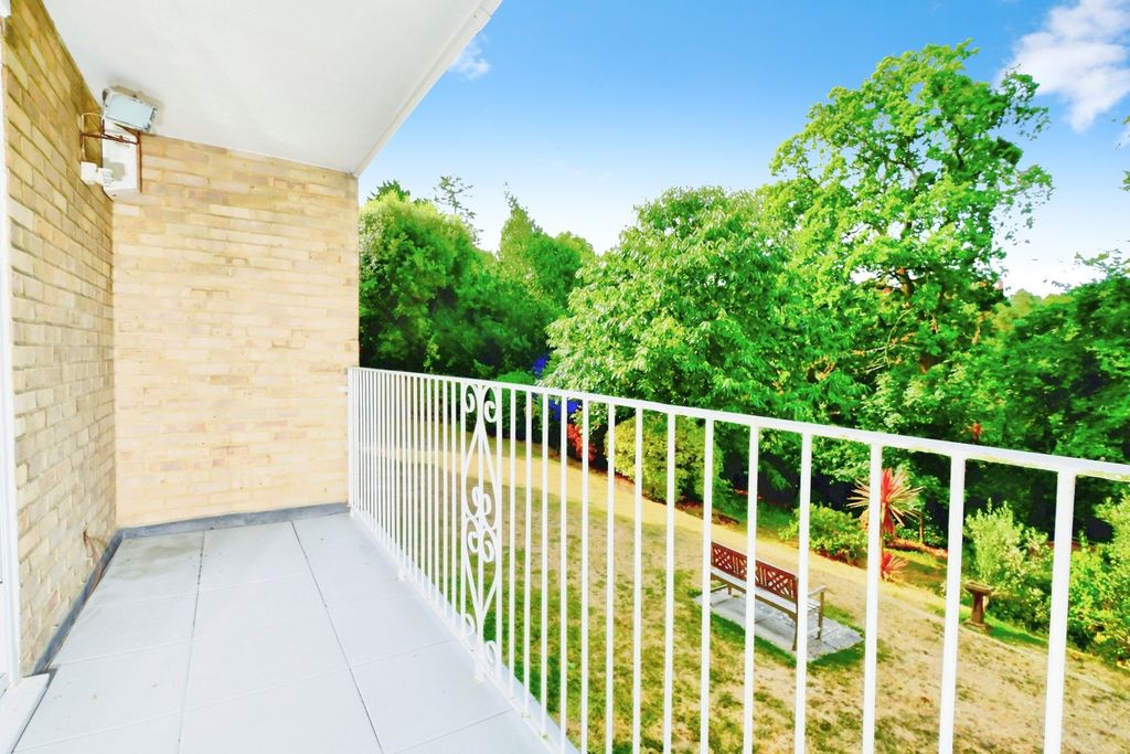 Property photo 2 of 17 Photo