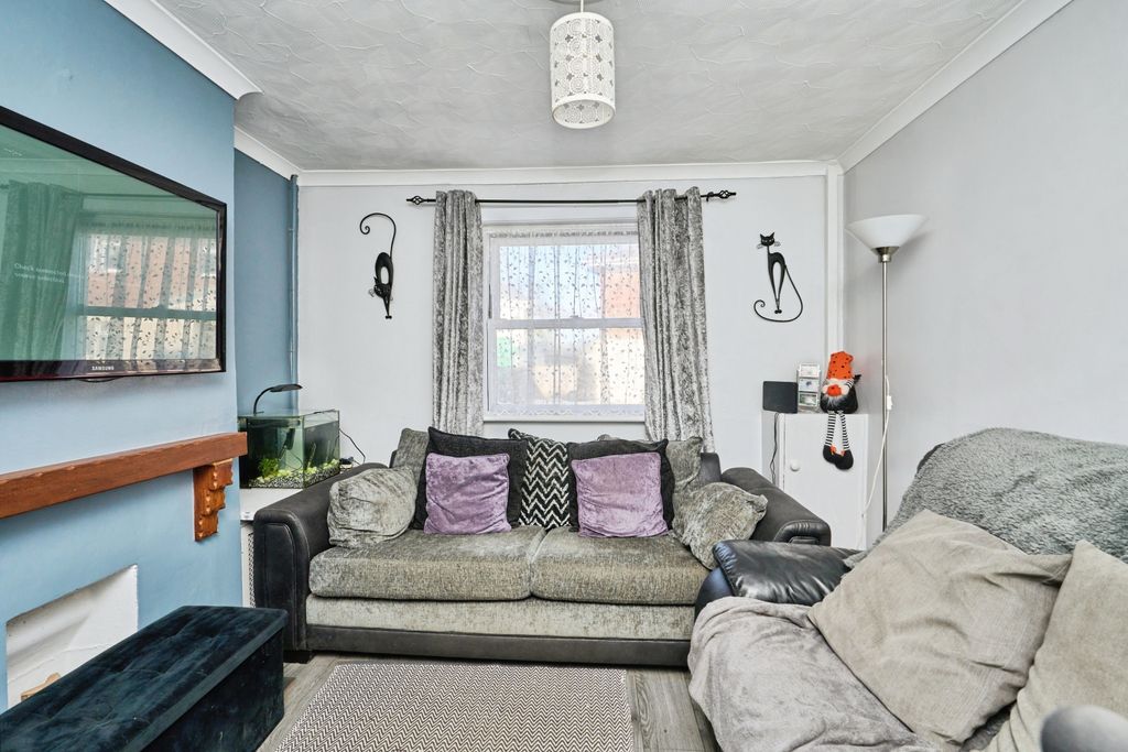 Property photo 3 of 20