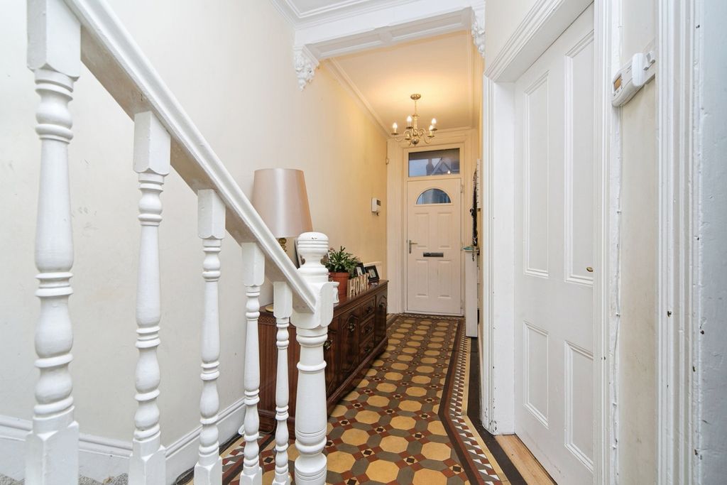 Property photo 2 of 20 Pbox-Img.Jpg