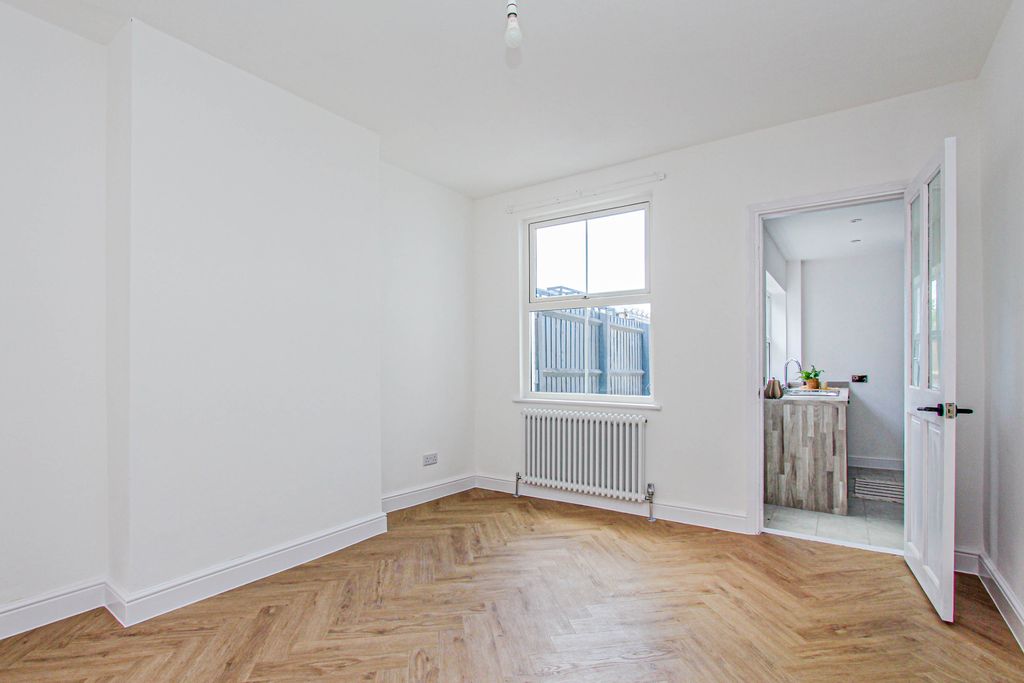 Property photo 3 of 13 Dining Room