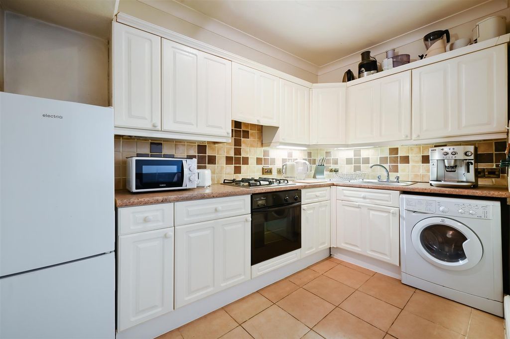 Property photo 2 of 10 Drayton Gardens, 59, 1A- (2).Jpg