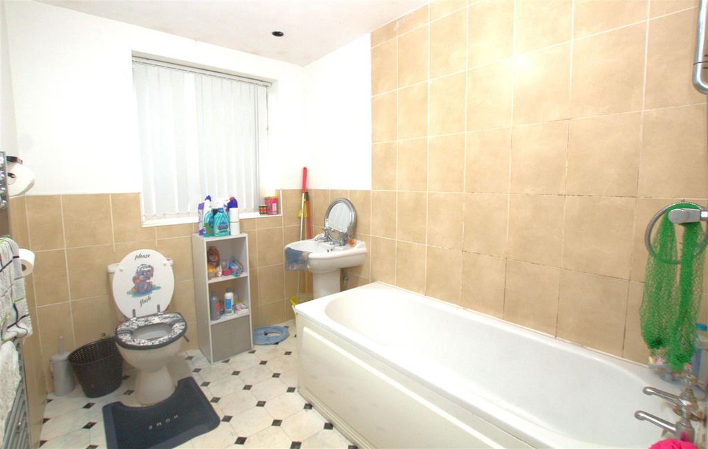 Additional image 9 of 4 bed flat for saleSefton Road, Middlesbrough TS3