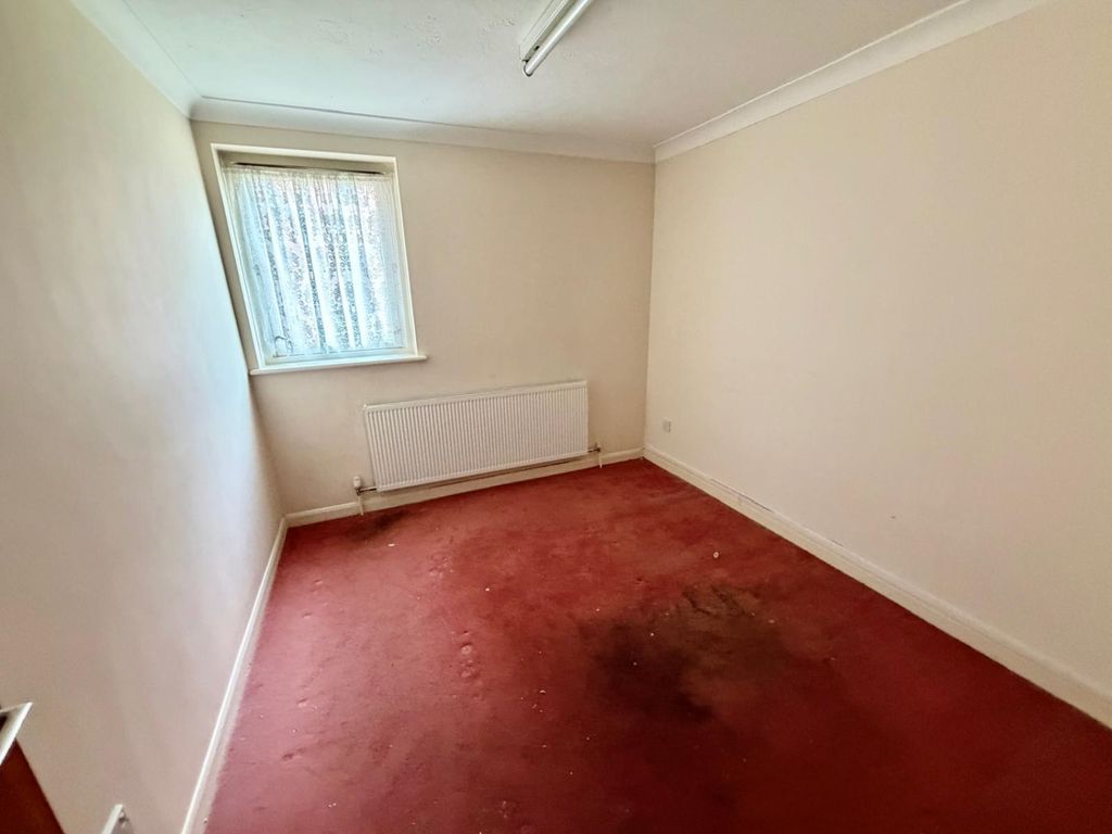 Property photo 3 of 5 Bedroom