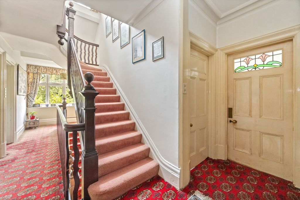 Additional image 9 of 6 bed semi-detached house for salePaddockhall Road, Haywards Heath RH16