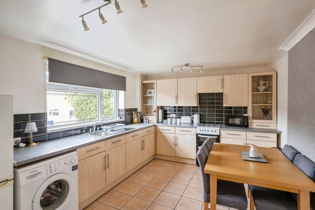Property photo 3 of 16