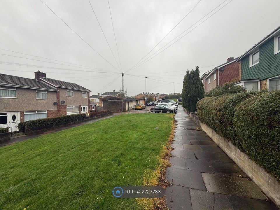 Property photo 2 of 11