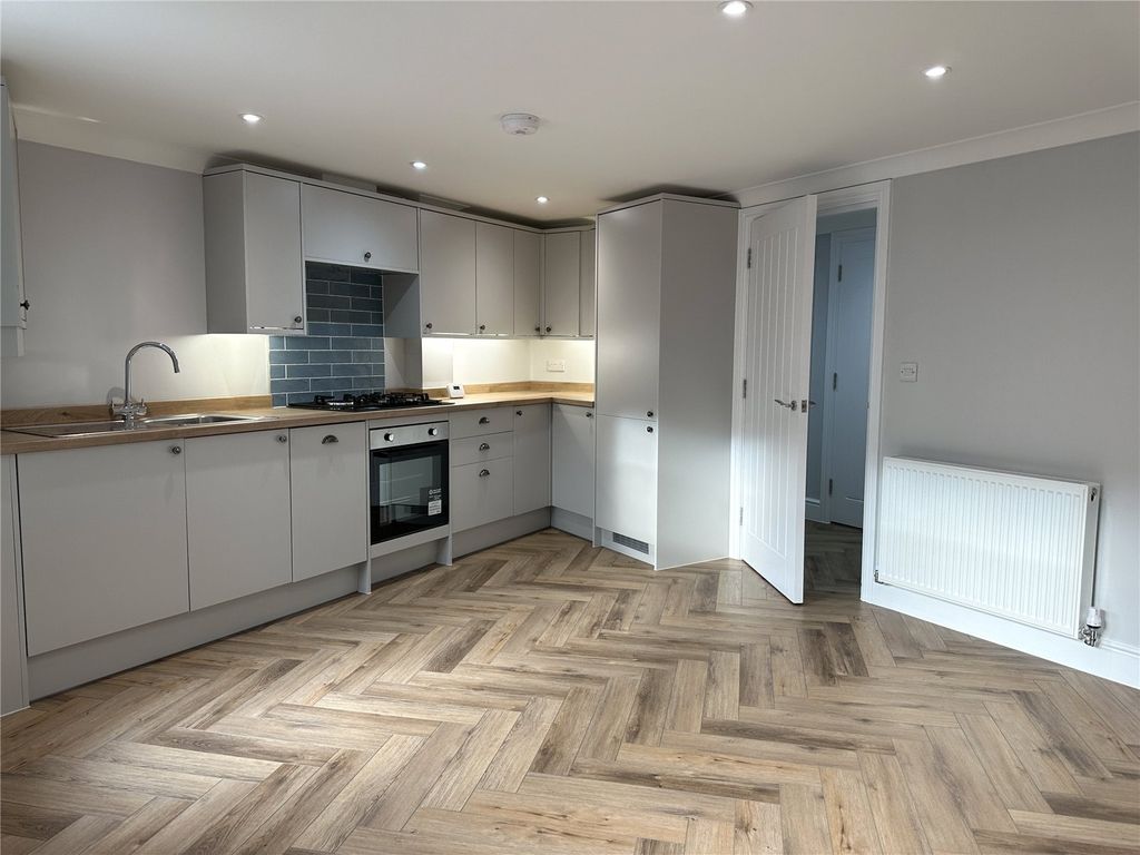 Property photo 1 of 8 Picture No. 06