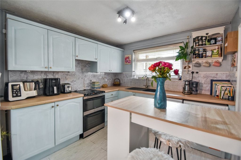 Property photo 2 of 27 Picture No. 03