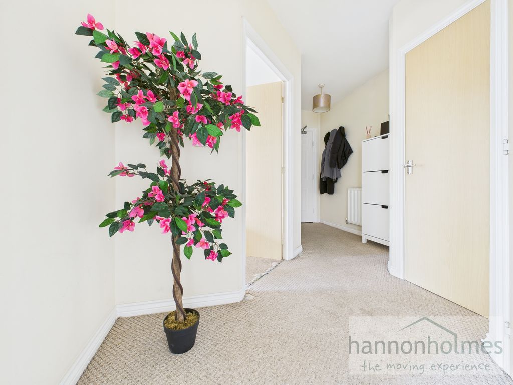 Property photo 3 of 14 Cam05283G0-Pr0095-Still003
