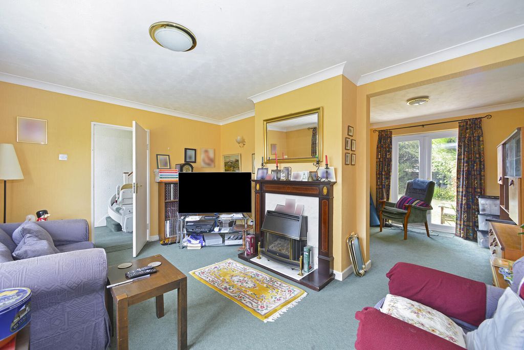 Property photo 2 of 16 Living Room