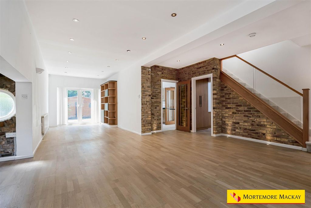 Property photo 3 of 29 31_88031_Watermarked.Jpg
